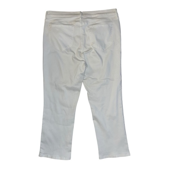 NYDJ Marilyn Capri in Crisp White - Picture 5 of 8